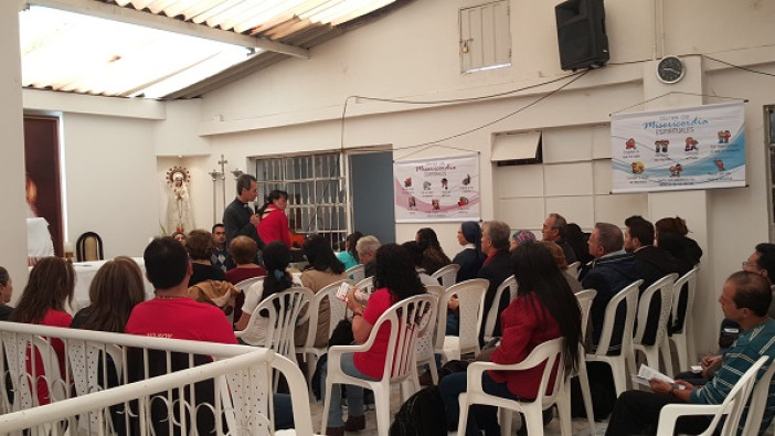 Retiro del “Escándalo al Asombro”, Camilleros de la Misericordia, con el padre Ricardo Giraldo Múnera.