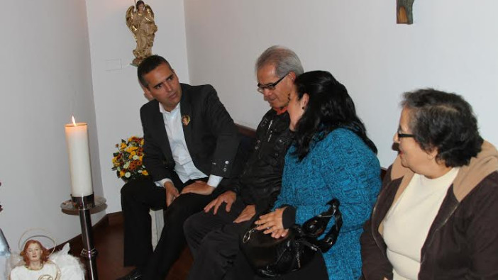 Visita de nuestro fundador  a María Madre  de la Misericordia 